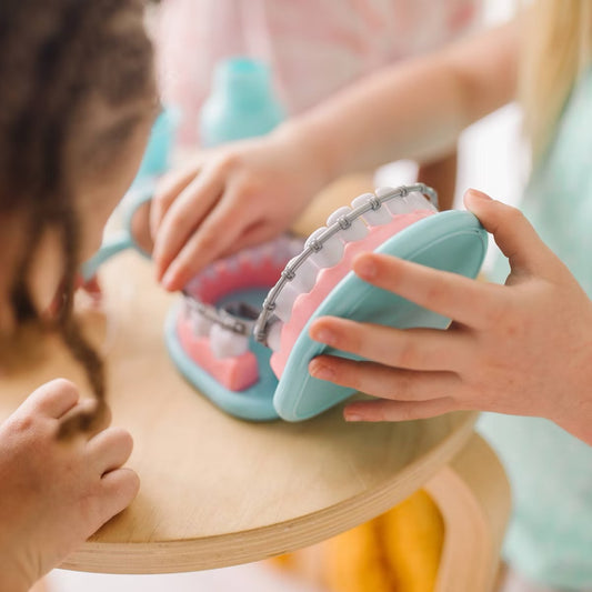 Melissa & Doug Super Smile Dentist Play Set 3Y+ — BambiniJO Jordan