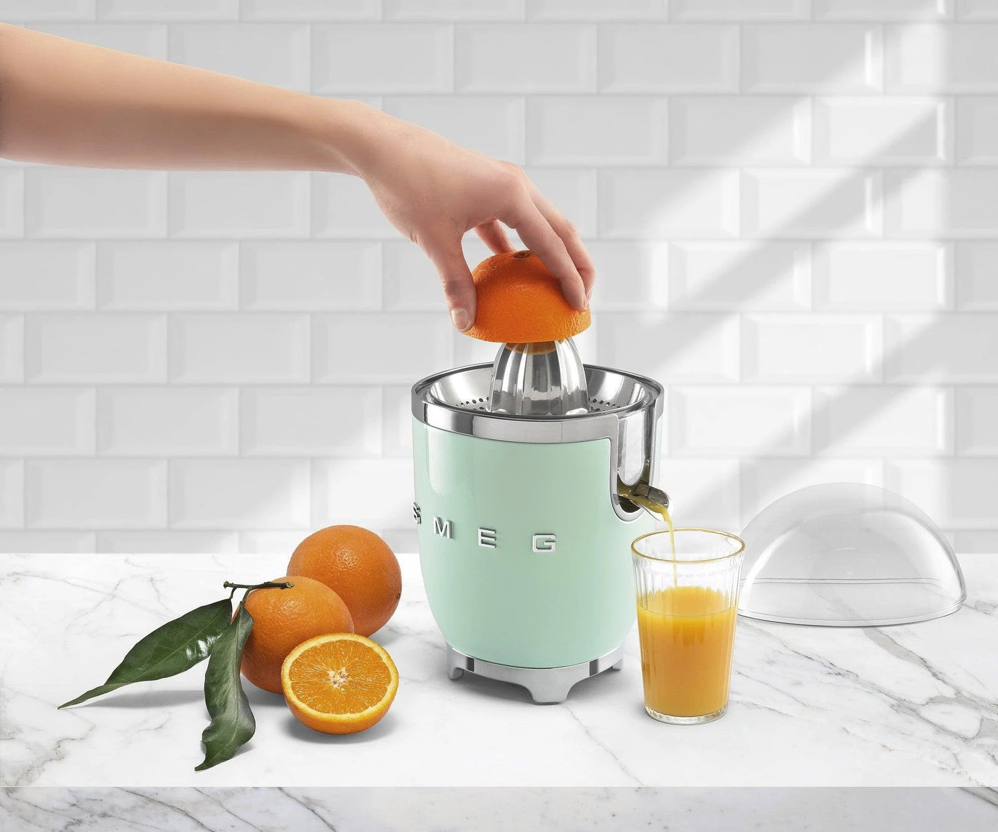 سميج - عصارة حمضيات | تصميم مستوحى من الخمسينيات | أخضر فاتح