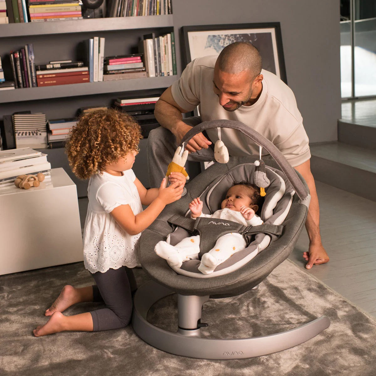 Nuna – Leaf™ Curv | Baby Lounger to Chair | Granite