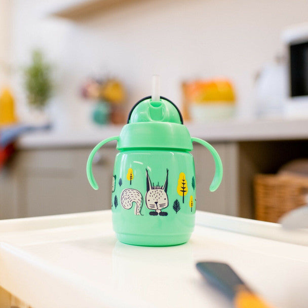 كوب تدريب للأطفال من تومي تيبي، مزود بماصة، سعة 300 مل، مناسب للأطفال من عمر 6 أشهر فما فوق.