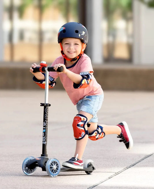 Micro Kids Knee & Elbow Pads 4pc Set Black 3Y+ — BambiniJO Jordan