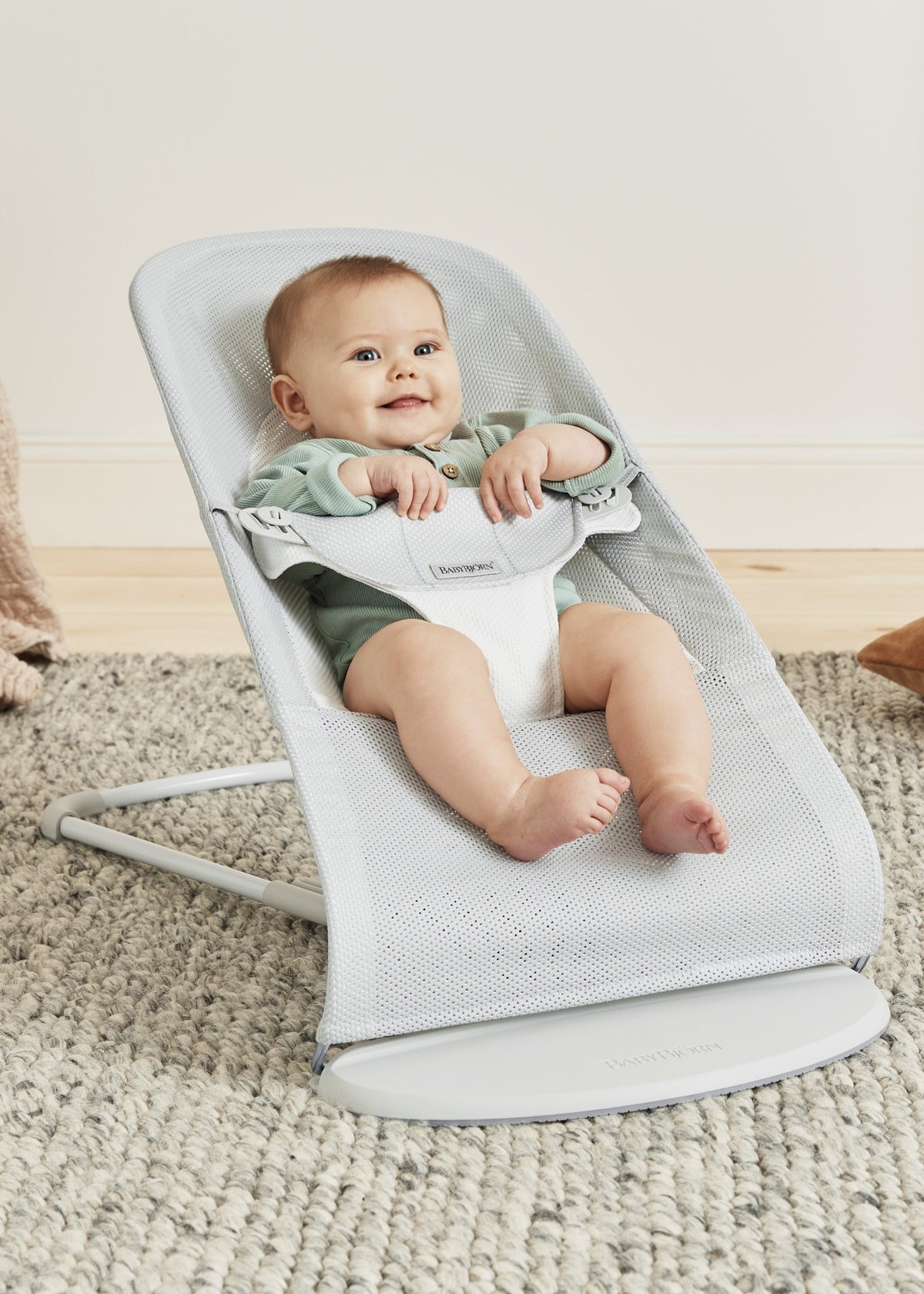 BabyBjörn Bouncer Balance Soft Mesh Silver / White — BambiniJO Jordan