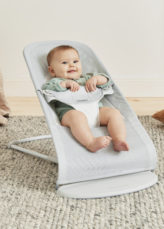 BabyBjörn Bouncer Balance Soft Mesh Silver / White — BambiniJO Jordan