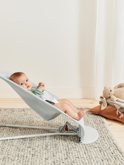 BabyBjörn Bouncer Balance Soft Mesh Silver / White — BambiniJO Jordan