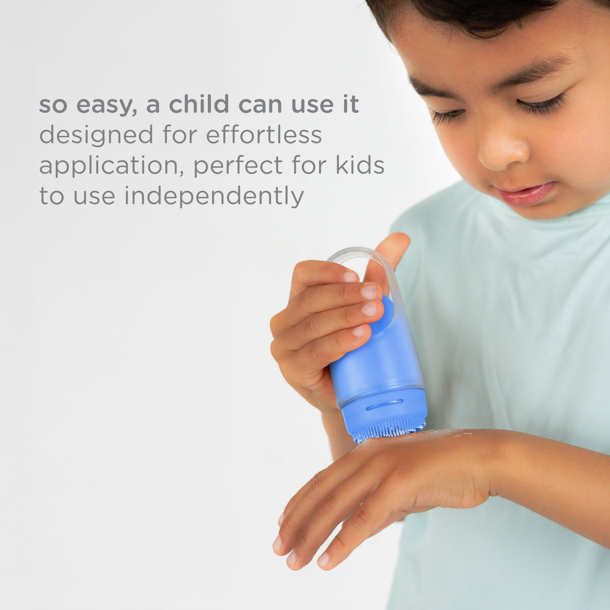 Ubbi Sunsqueeze Sunscreen Applicator Blue — BambiniJO Jordan