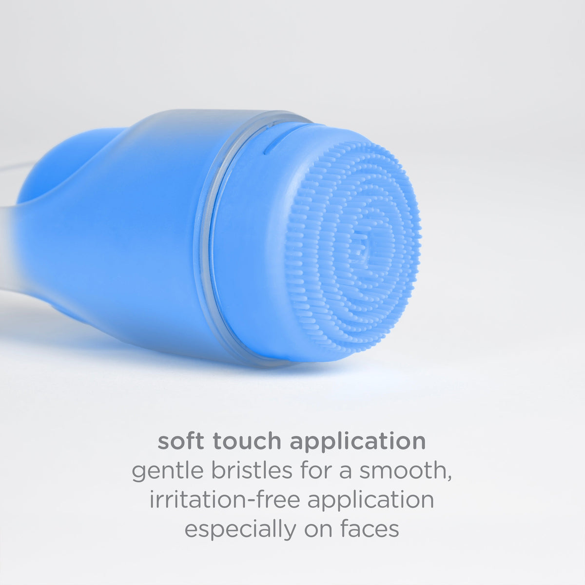 Ubbi Sunsqueeze Sunscreen Applicator Blue — BambiniJO Jordan
