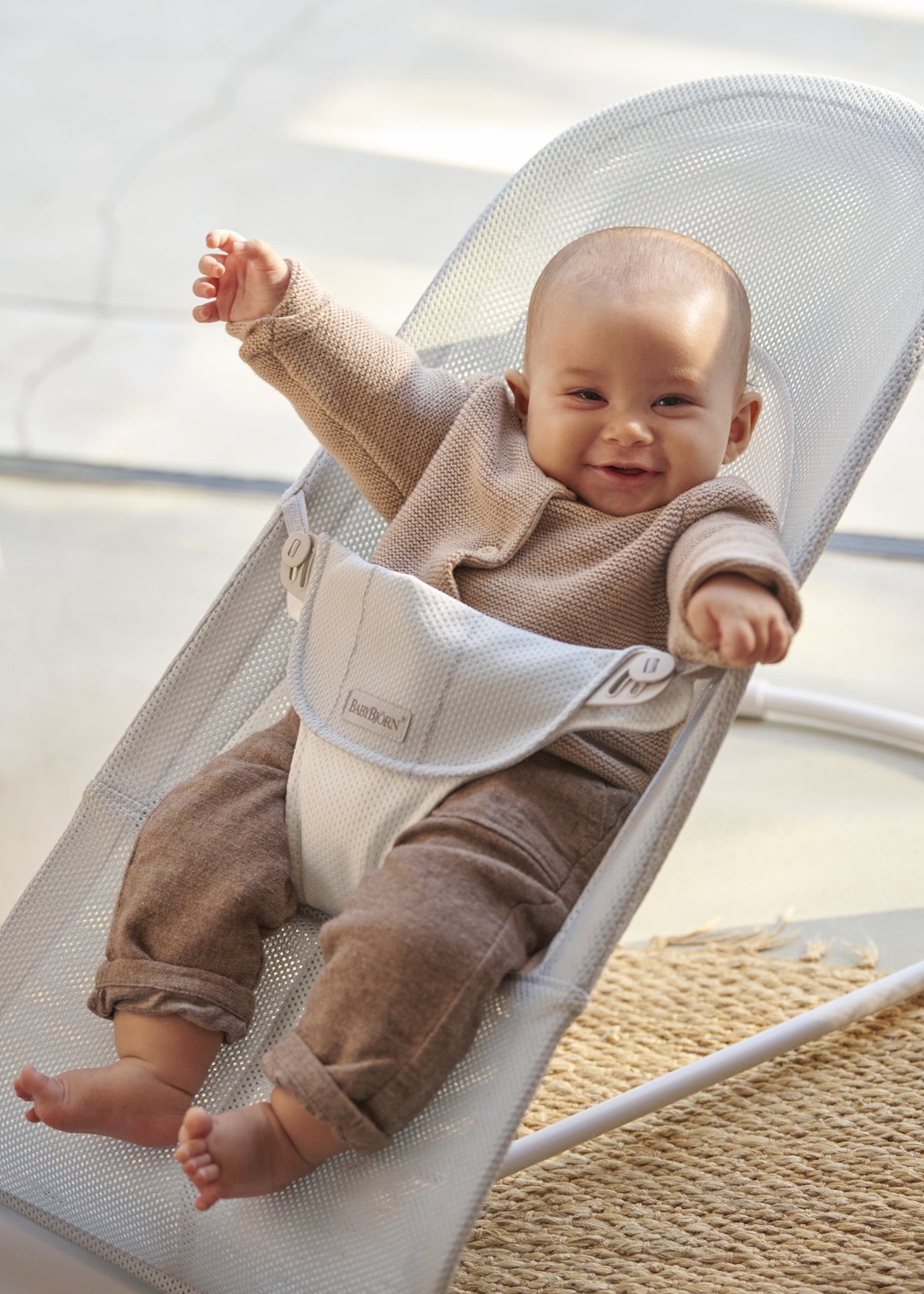 BabyBjörn Bouncer Balance Soft Mesh Silver / White — BambiniJO Jordan
