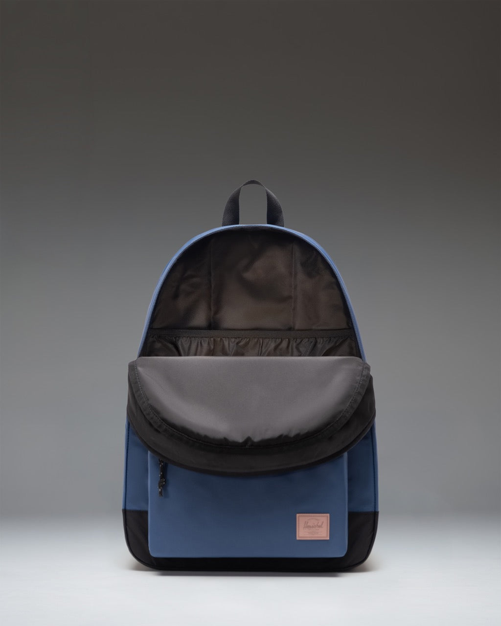 Herschel Classic XL Backpack in Oceana - detail view