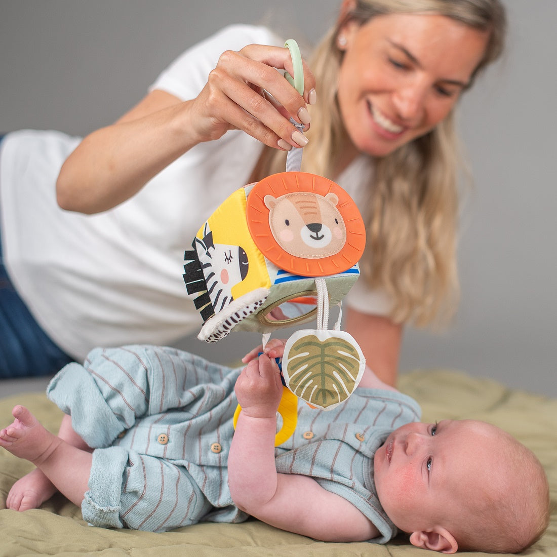 Taf Toys - Activity Toy Savannah Discovery Cube Taf Toys - Activity Toy Savannah Discovery Cube