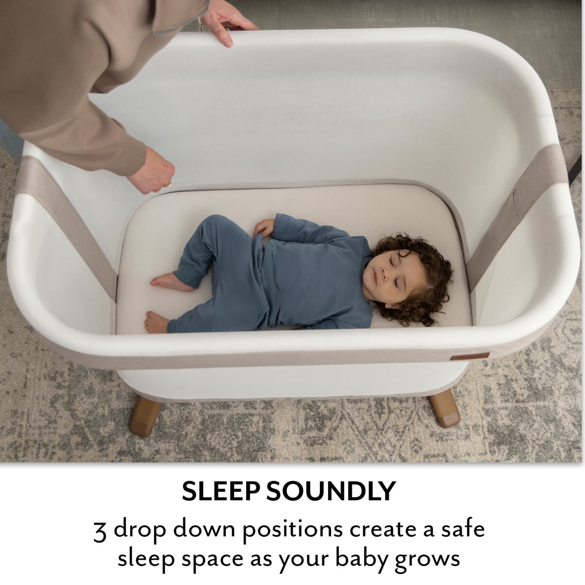 Evenflo - Cora 3-Level Adjustable Bassinet with SensorySoothe | Coastal Coffee