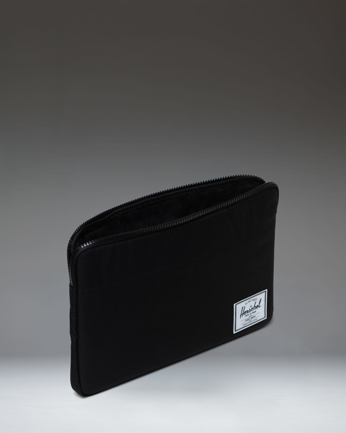 Herschel Anchor Laptop Sleeve Black 15-16 Inch - detail view