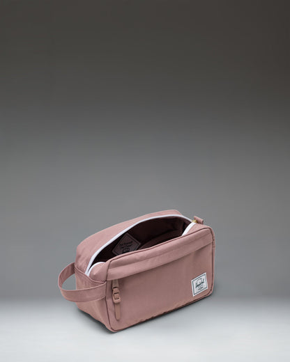 Herschel Chapter Travel Kit Ash Rose 5L - alternate view