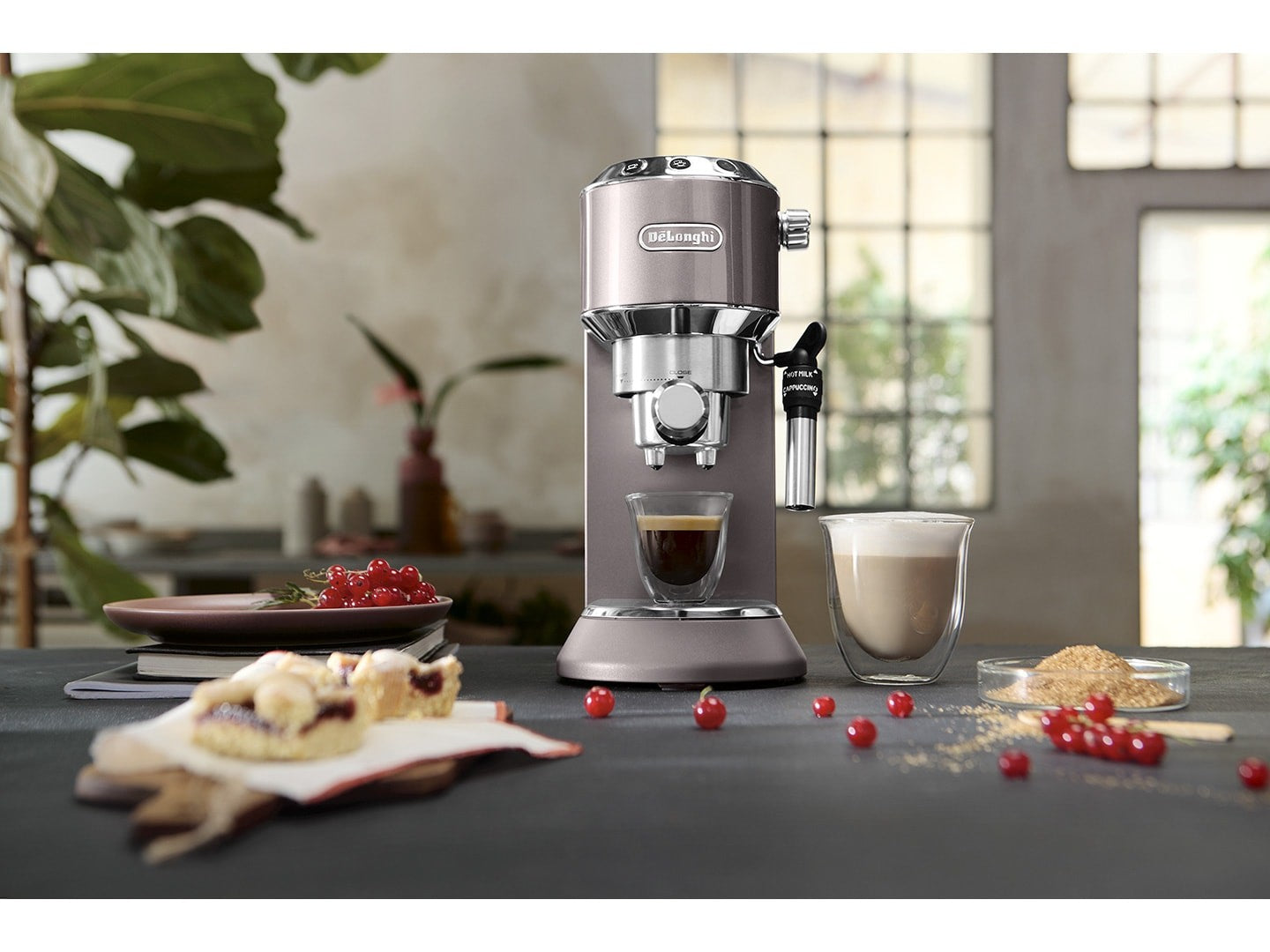 De'Longhi Pump Espresso Coffee Machine EC685 BambiniJO