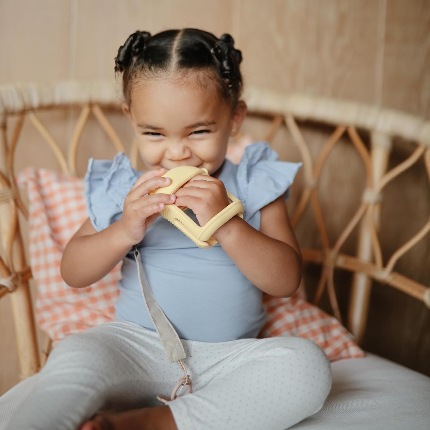MUSHIE - No-Drop Sun Silicone Teether | Sunshine