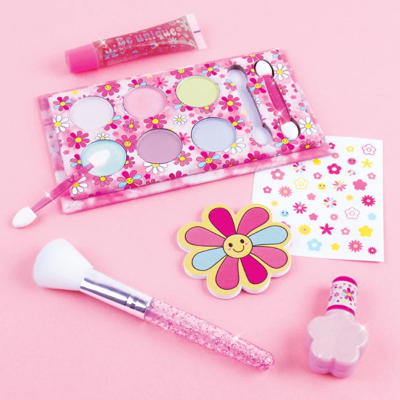 Make It Real - طقم مستحضرات التجميل Blooming Beauty - 7 قطع | 8 سنوات فأكثر Make It Real - طقم مستحضرات التجميل Blooming Beauty - 7 قطع | 8 سنوات فأكثر