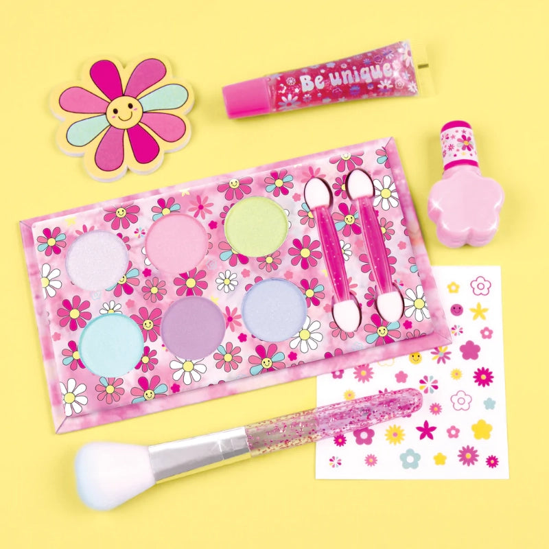 Make It Real - طقم مستحضرات التجميل Blooming Beauty - 7 قطع | 8 سنوات فأكثر Make It Real - طقم مستحضرات التجميل Blooming Beauty - 7 قطع | 8 سنوات فأكثر
