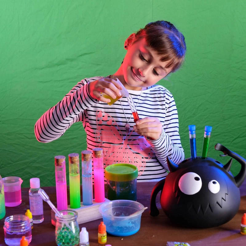 Lisciani - Kids Love Monsters Chemical Monsters | 8Y+