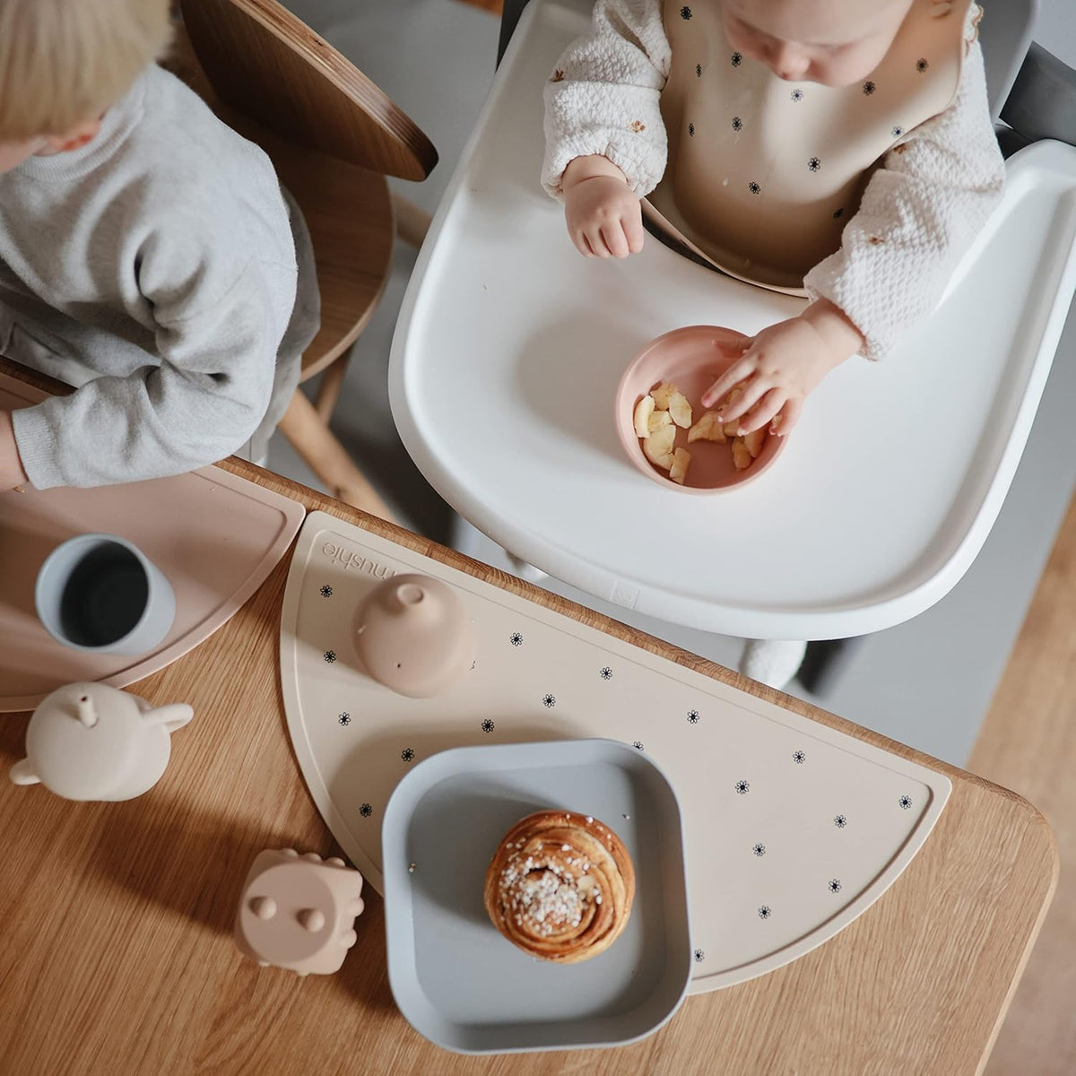 MUSHIE - Square Dinnerware Plates - Set of 2 | Cloud MUSHIE - Square Dinnerware Plates - Set of 2 | Cloud