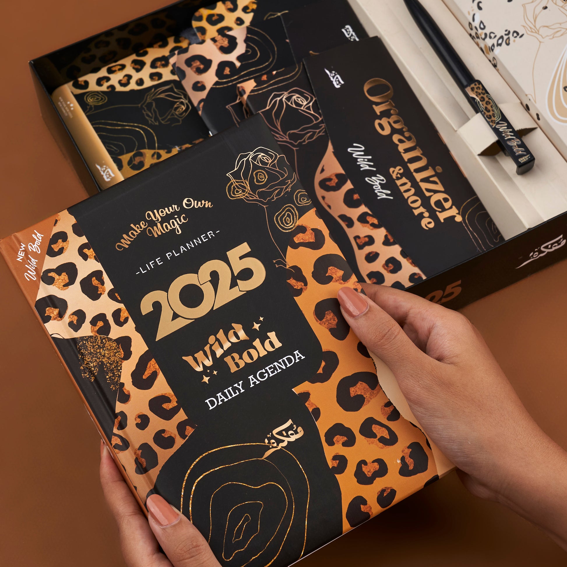 Mofkera | مفكرة | Wild Bold | 2025 Agenda Gift Box Mofkera | مفكرة | Wild Bold | 2025 Agenda Gift Box