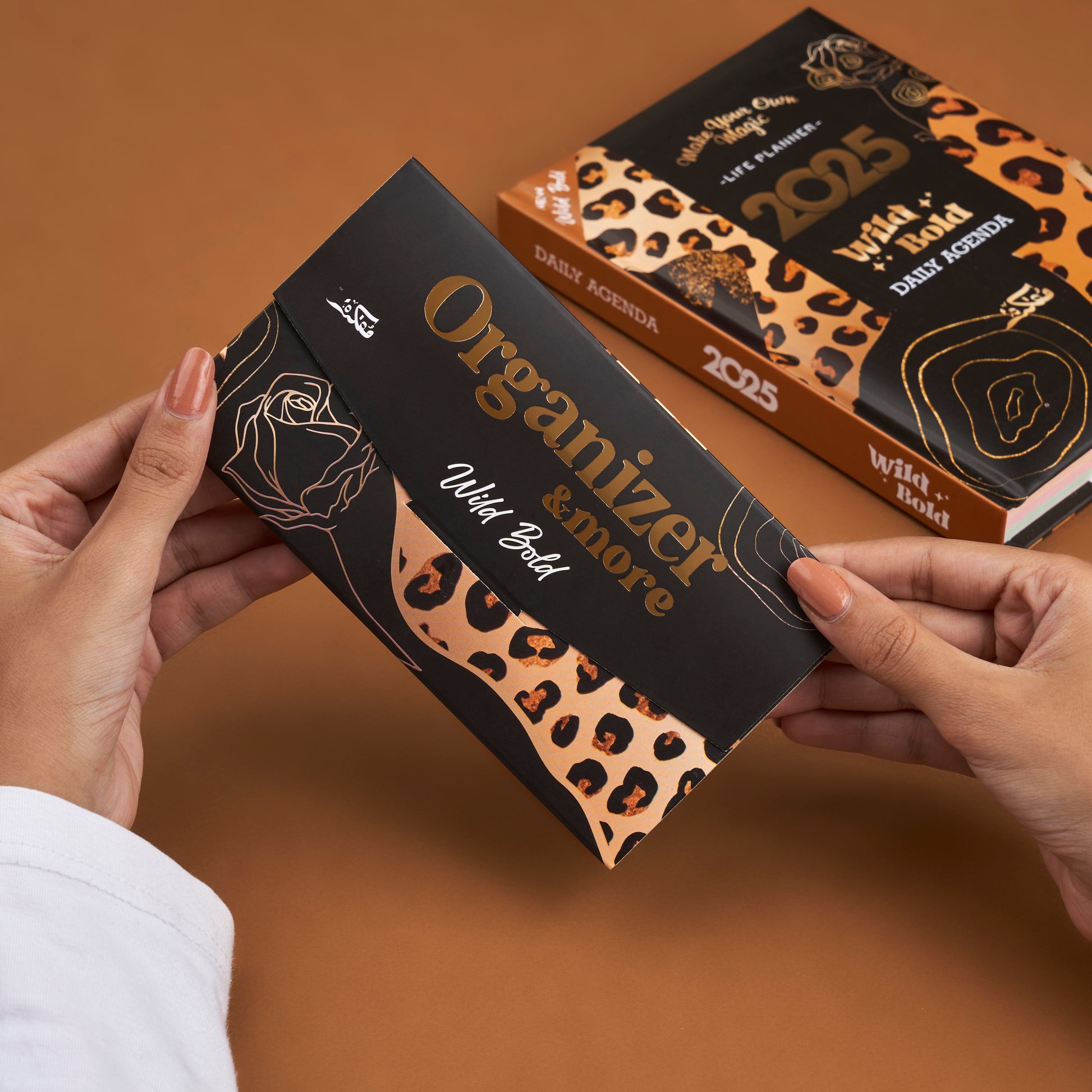 Mofkera | مفكرة | Wild Bold | 2025 Agenda Gift Box Mofkera | مفكرة | Wild Bold | 2025 Agenda Gift Box