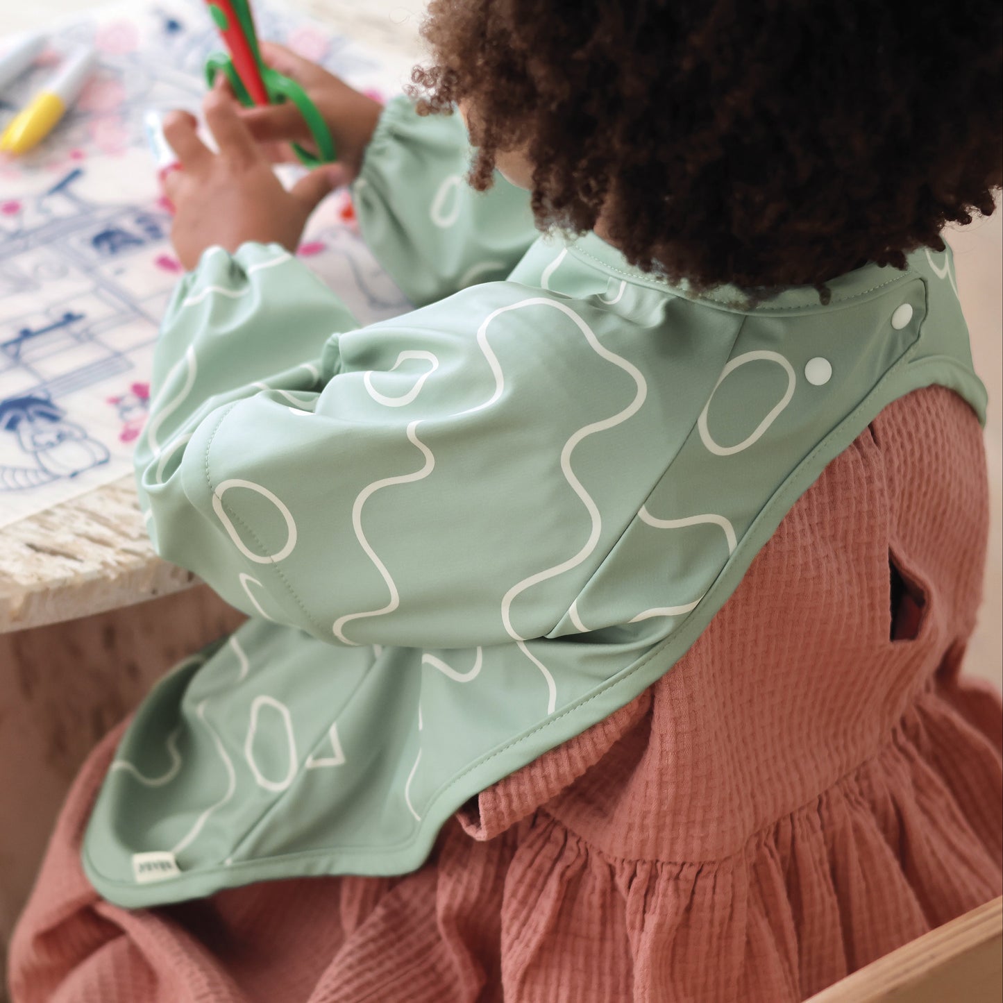 بيابا - مريلة 2 في 1 بأكمام قابلة للإزالة | أخضر زيتوني