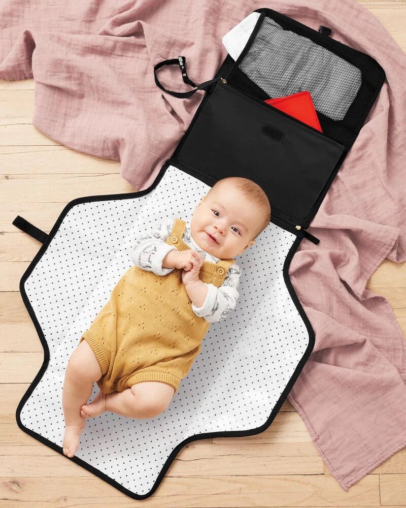 Skip Hop Envi Luxe Pronto® Signature Changing Station - Eco Black Skip Hop Envi Luxe Pronto® Signature Changing Station - Eco Black