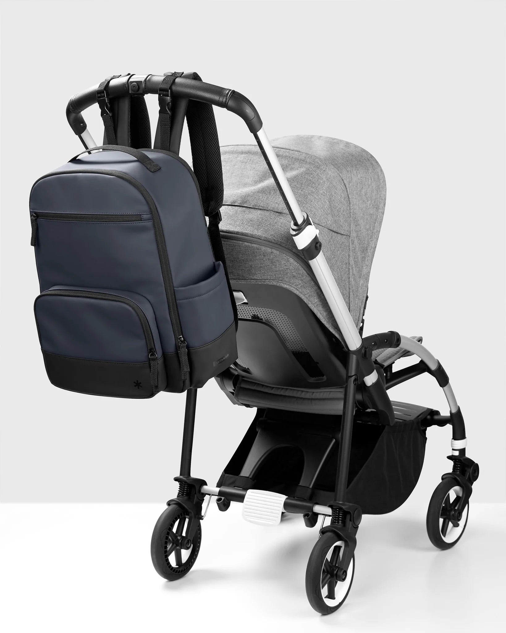 Skip Hop - Flex Diaper Bag Backpack - Navy Skip Hop - Flex Diaper Bag Backpack - Navy