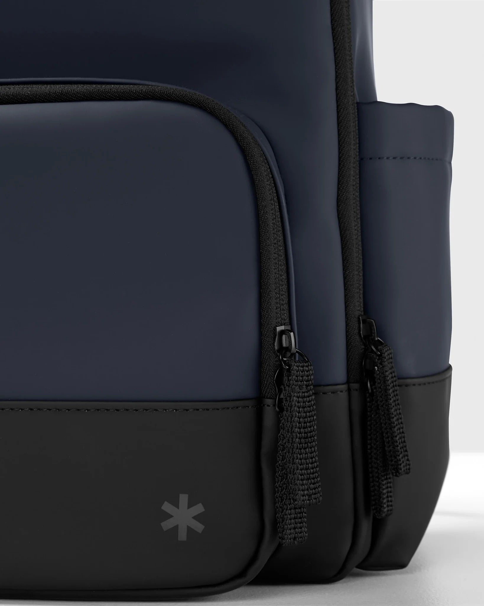 Skip Hop - Flex Diaper Bag Backpack - Navy Skip Hop - Flex Diaper Bag Backpack - Navy