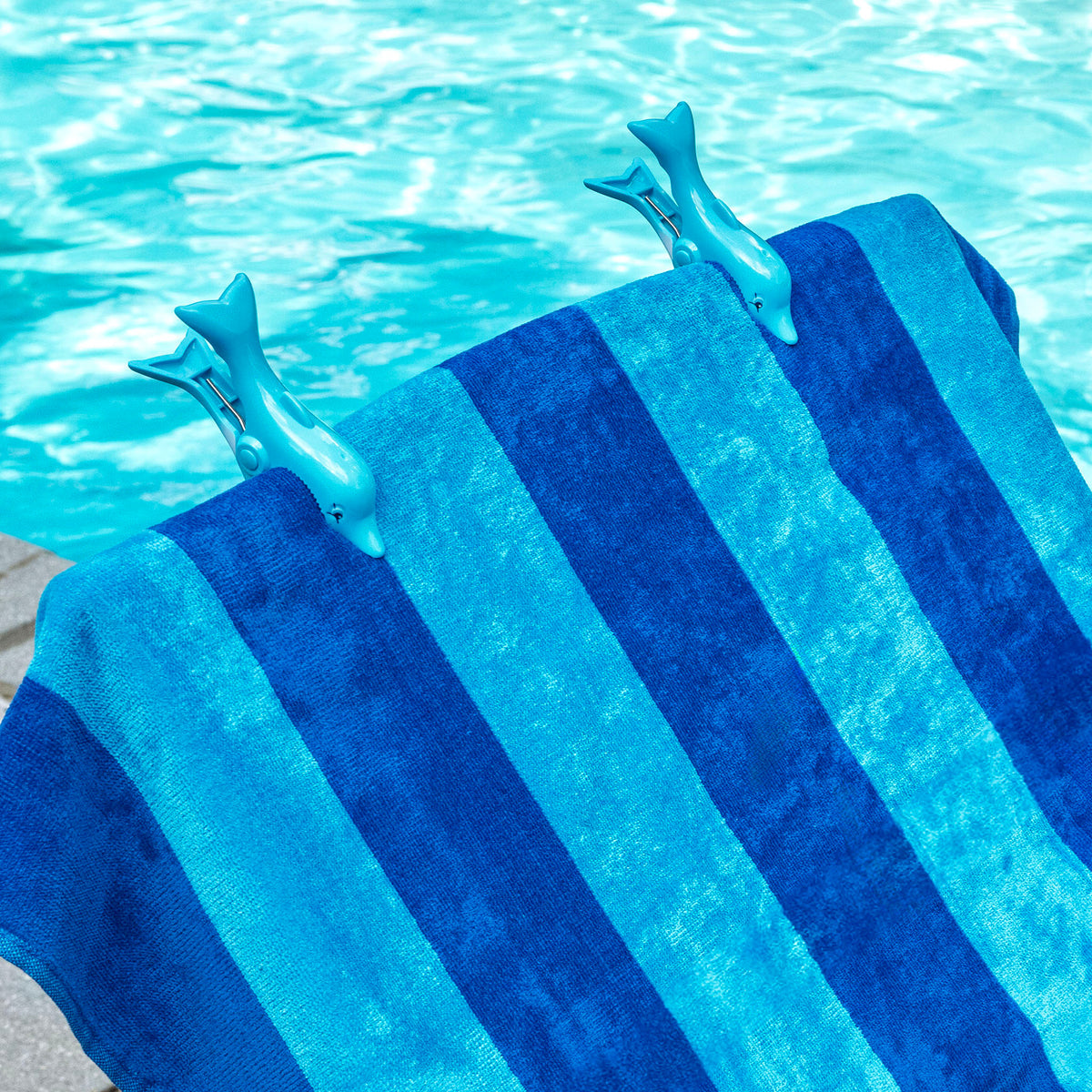 O2COOL Boca Clips Dolphin - beach towel clip