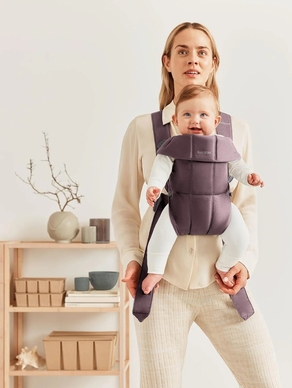 BabyBjörn - Baby Carrier Mini | قطن منسوج | بنفسجي داكن BabyBjörn - Baby Carrier Mini | قطن منسوج | بنفسجي داكن