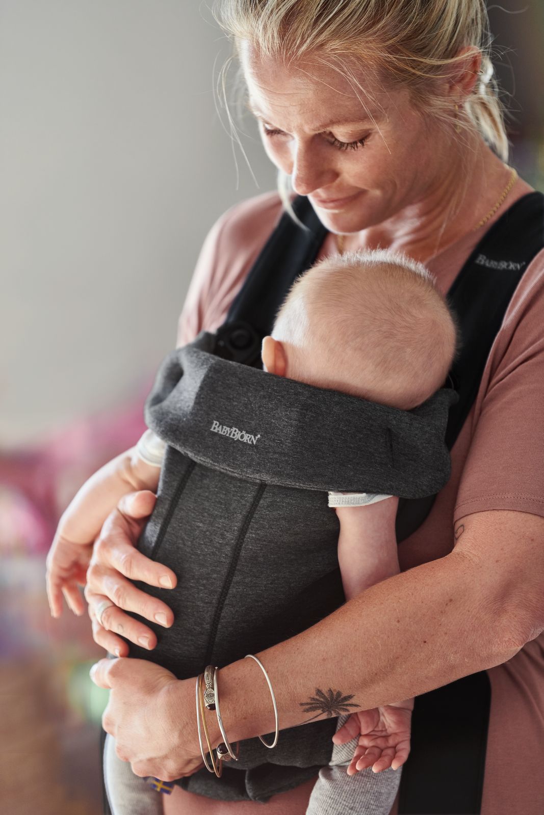 BabyBjörn - Baby Carrier Mini | 3D Jersey | Charcoal Grey