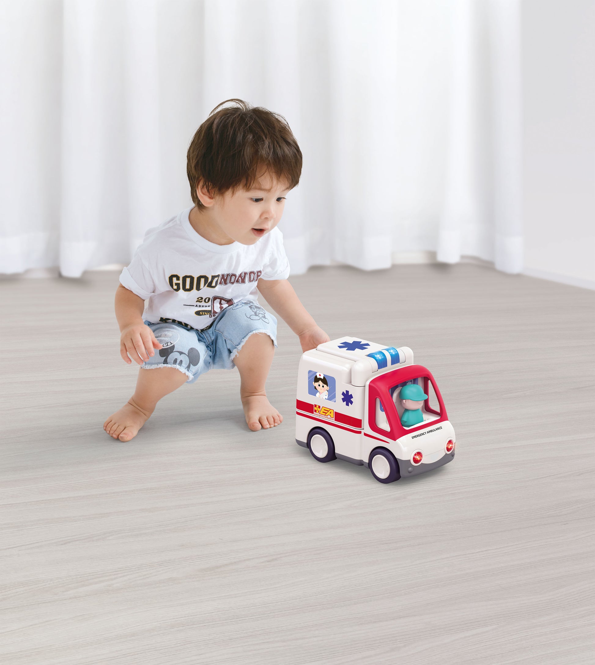 HOLA - Toy Ambulance HOLA - Toy Ambulance