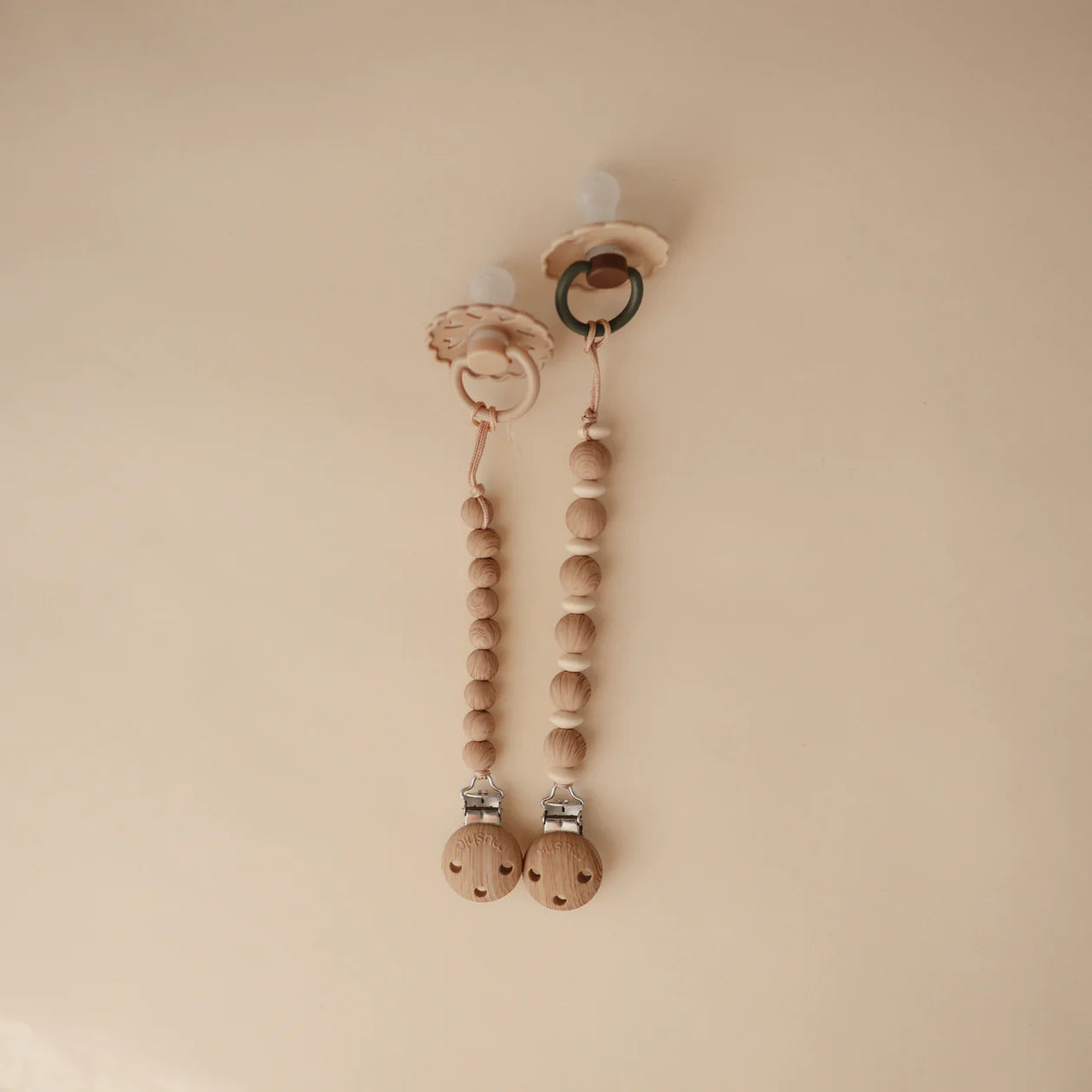MUSHIE - Pacifier Clip | Luna - Blush MUSHIE - Pacifier Clip | Luna - Blush