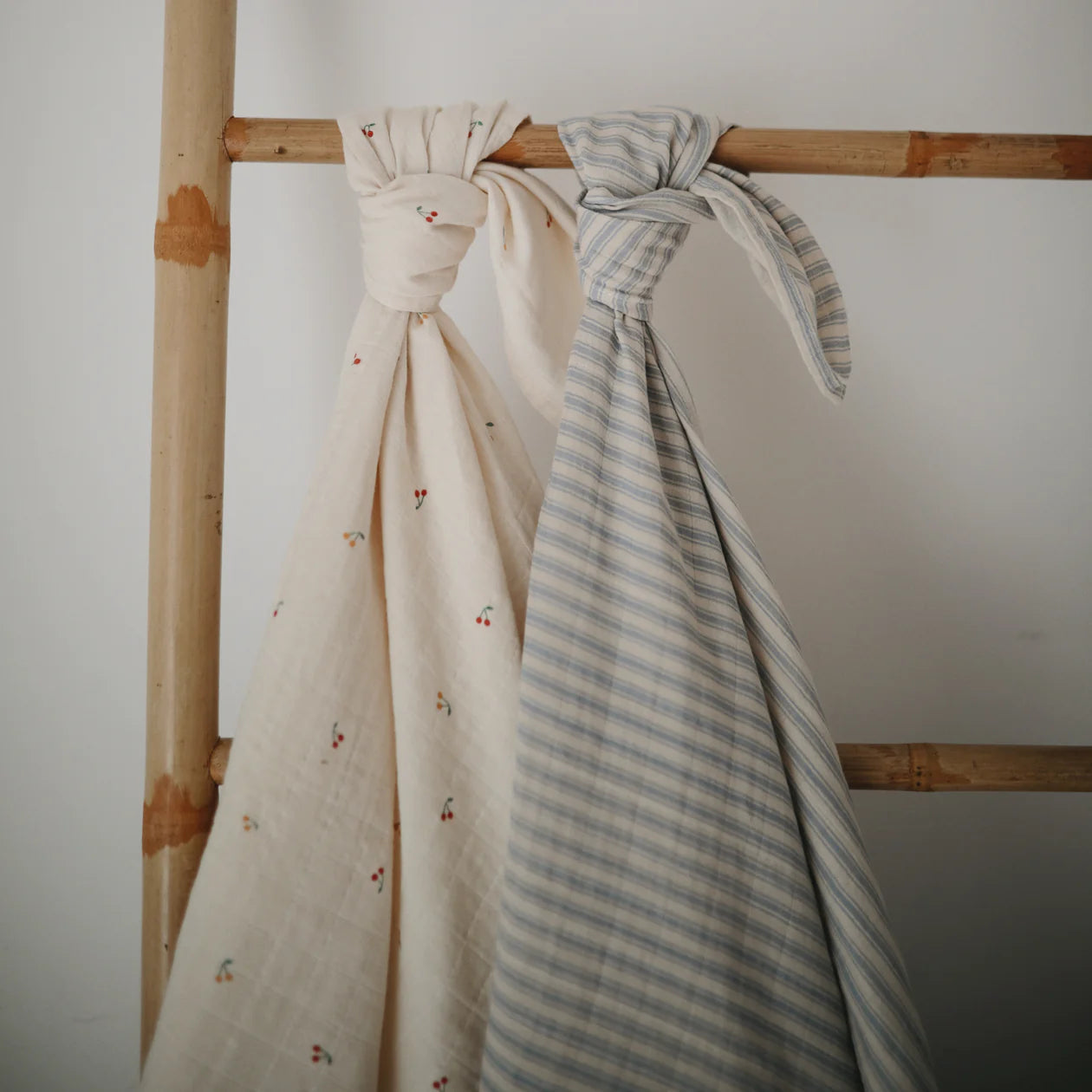 MUSHIE - Muslin Swaddle Blanket Organic Cotton - Blue Stripe