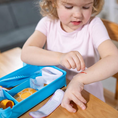 Melissa & Doug - Boo-Boos & Bandages Reusable Play Set