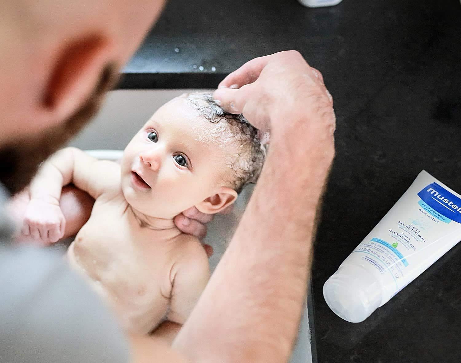 Mustela 2 in 1 Cleansing Gel with Avocado | Hair & Body 200ml X2 Mustela 2 in 1 Cleansing Gel with Avocado | Hair & Body 200ml X2