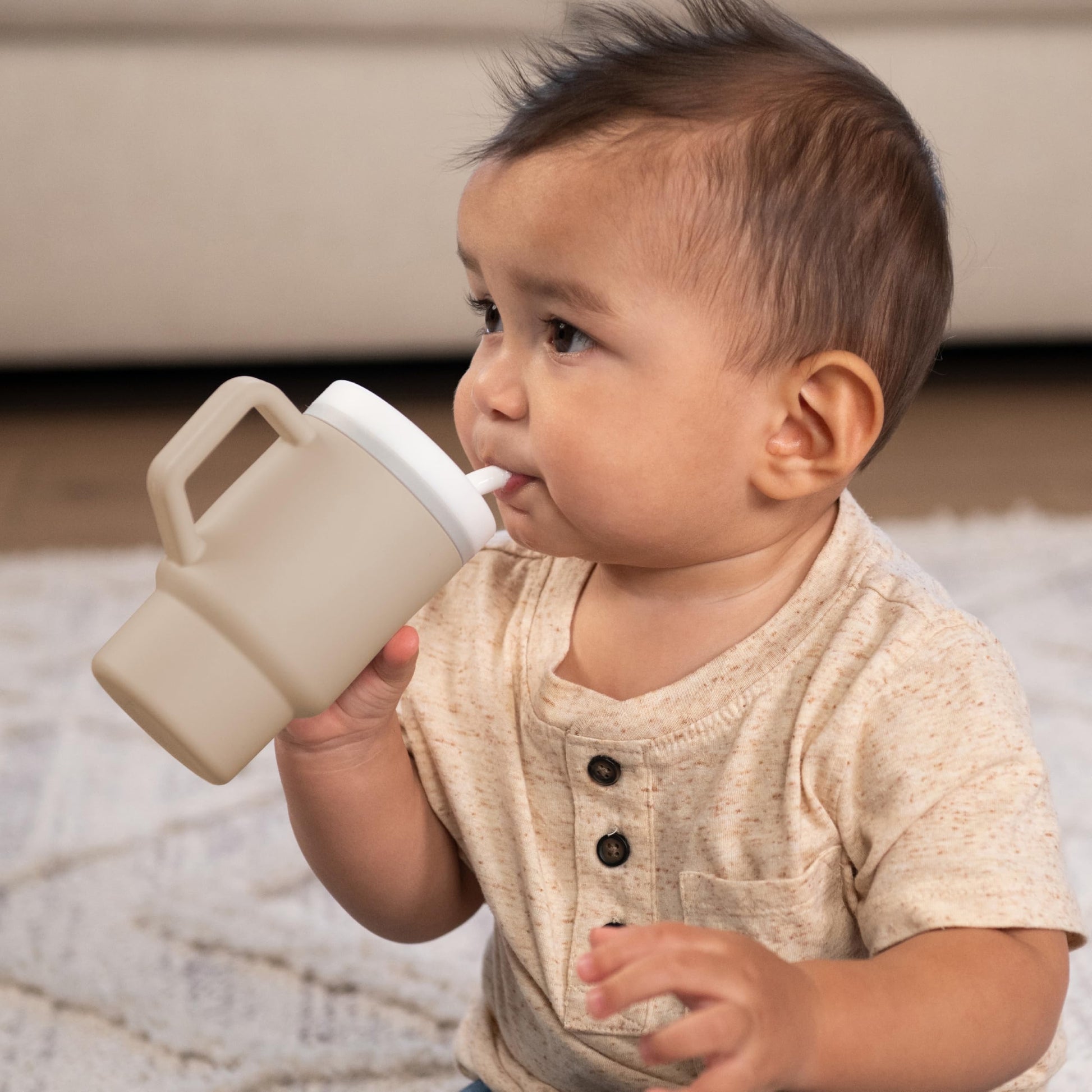Infantino - My 1st Tumbler | 265ml | Sand Infantino - My 1st Tumbler | 265ml | Sand