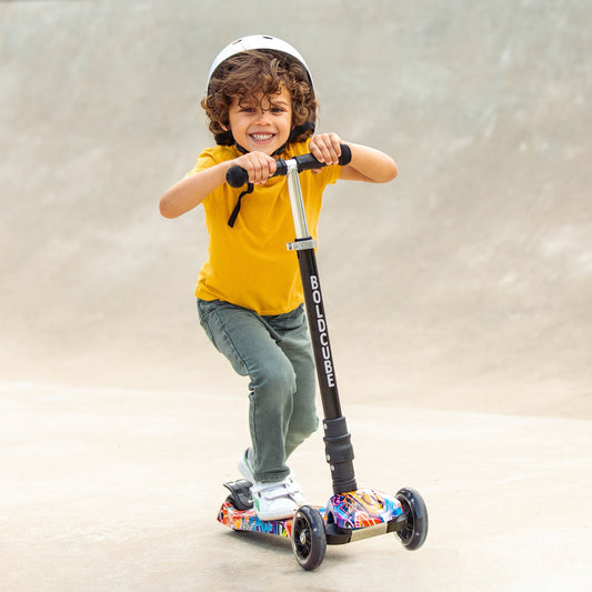 Bold Cube big three wheel scooter in street graffiti — BambiniJO Jordan