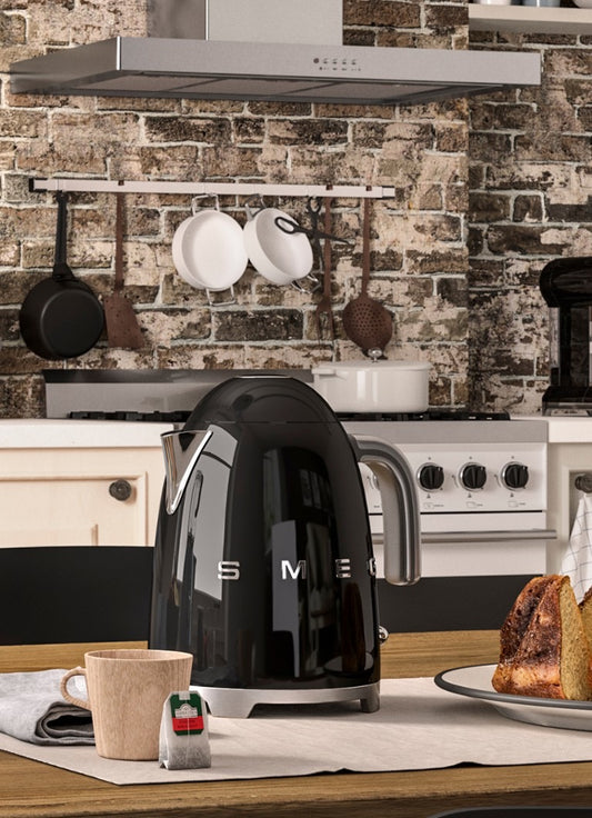 Smeg Variable Temperature Electric Kettle 1.7L Glossy Black — BambiniJO Jordan