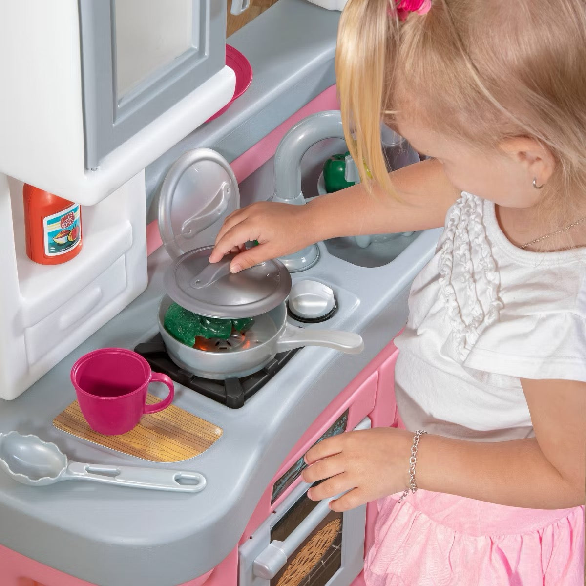 Step2 - Love To Entertain Kitchen | Pink Step2 - Love To Entertain Kitchen | Pink