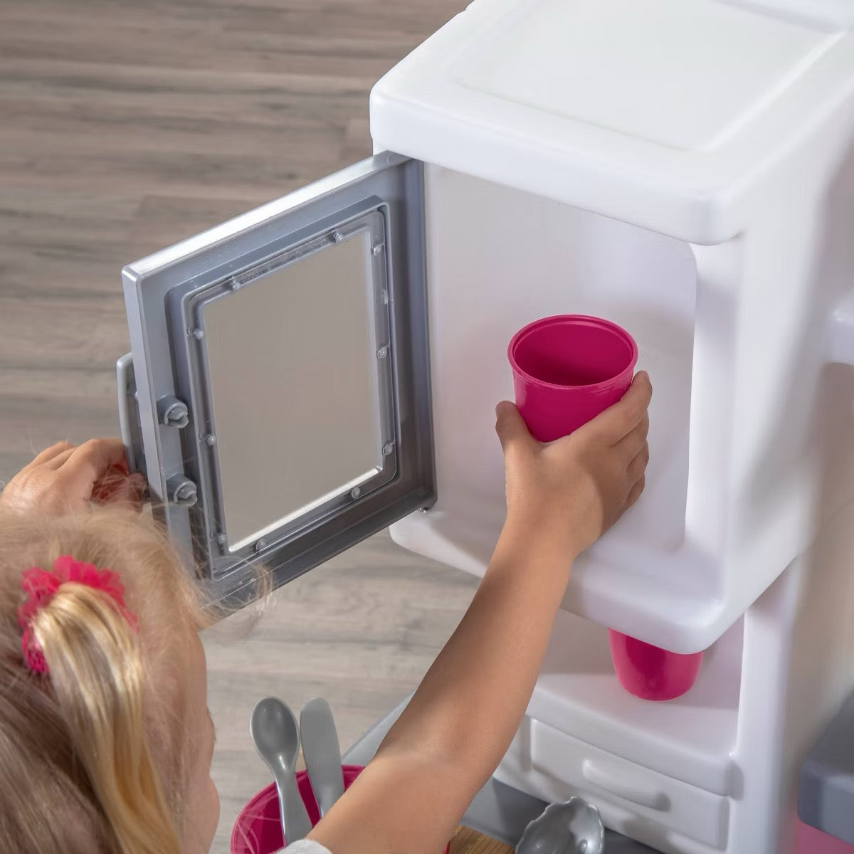 Step2 - Love To Entertain Kitchen | Pink Step2 - Love To Entertain Kitchen | Pink