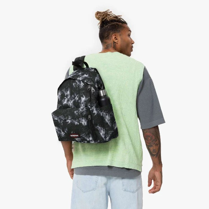 Eastpak - DAY PAK'R Backpack 24L | Flame Eastpak - DAY PAK'R Backpack 24L | Flame