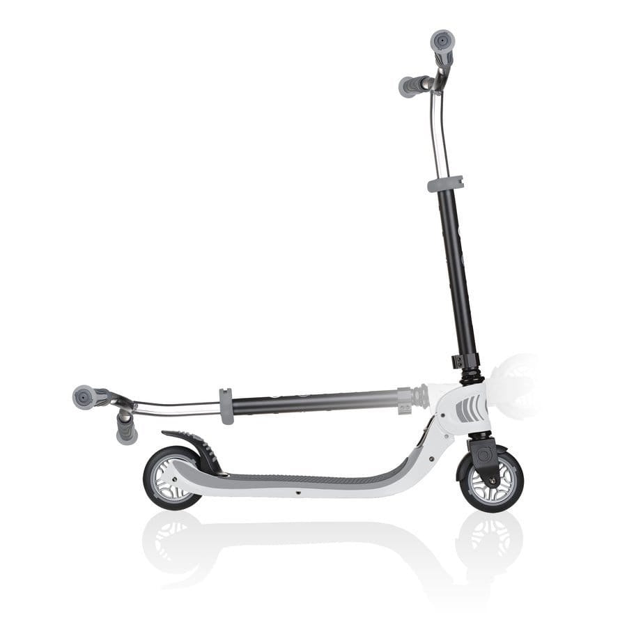 Globber - Flow Foldable 125 Scooter | White Black | 6Y+