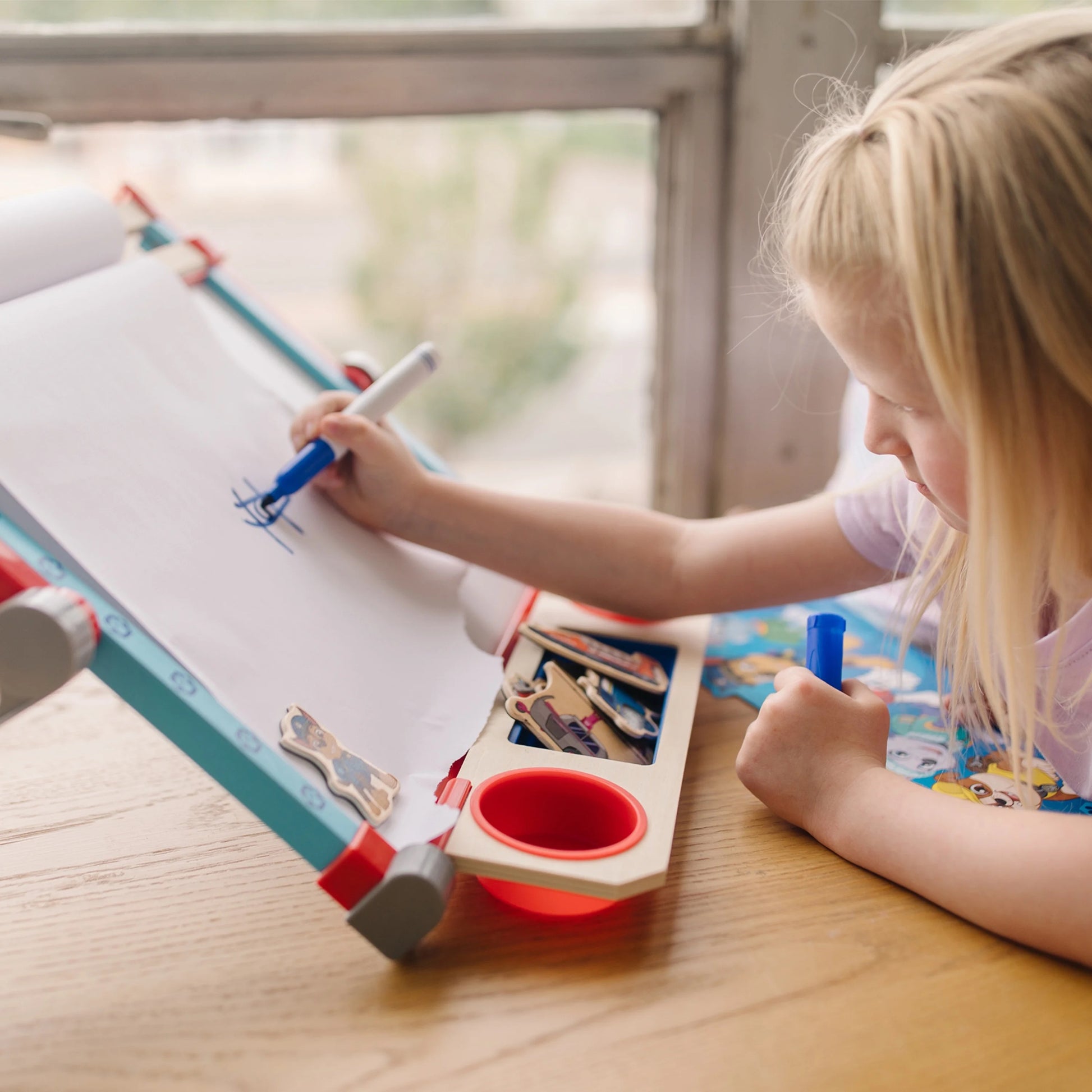 Melissa & Doug - Wooden Double-Sided Tabletop Easel Melissa & Doug - Wooden Double-Sided Tabletop Easel