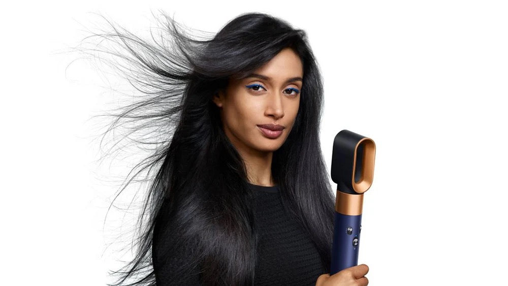 دايسون - جهاز تصفيف الشعر ومجفف الشعر i.d Multi-Styler | مستقيم + متموج | أزرق بروسي/نحاسي غني دايسون - جهاز تصفيف الشعر ومجفف الشعر i.d Multi-Styler | مستقيم + متموج | أزرق بروسي/نحاسي غني
