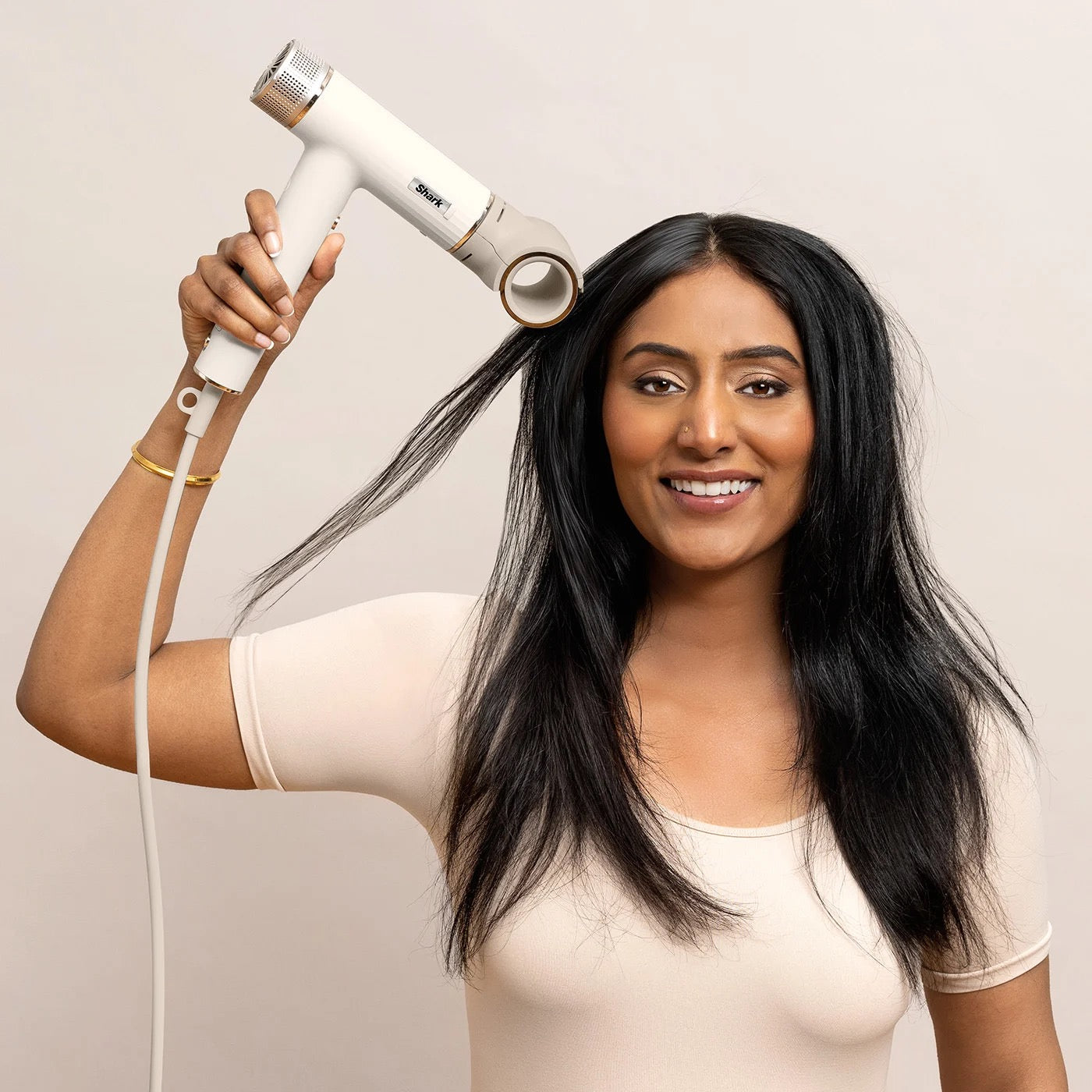 Shark - مجفف شعر عالي السرعة ومزود بوظيفة SpeedStyle Finisher