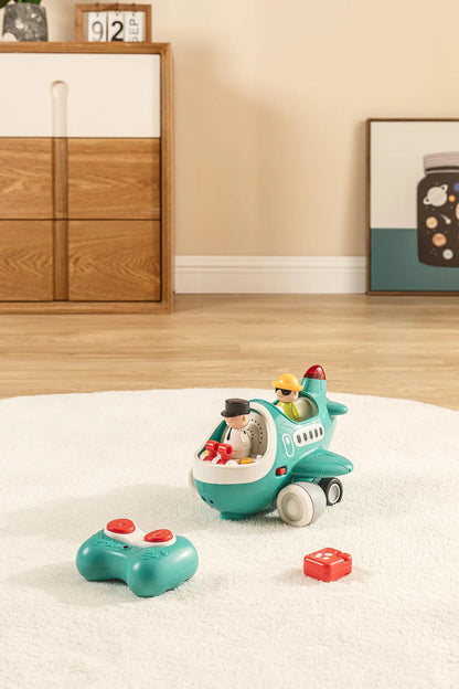 HOLA - Remote-controlled Airplane