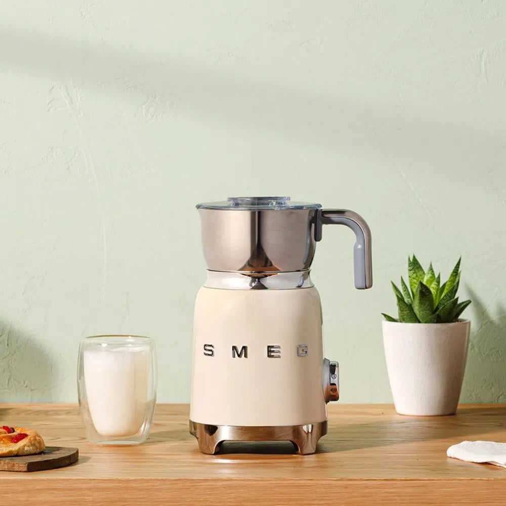 Smeg - Milk Frother | 50's Style Aesthetic | Cream