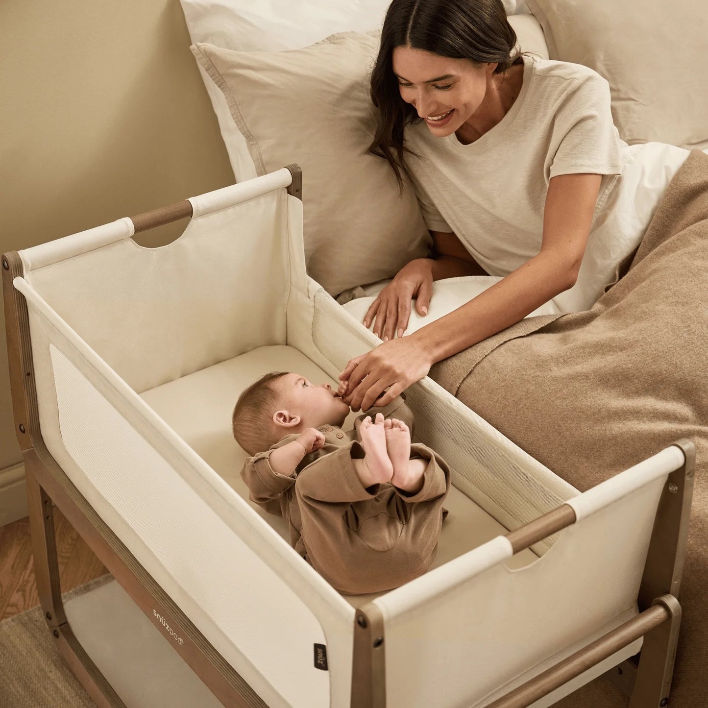 Snuz - SnuzPod5 Bedside Crib | Walnut