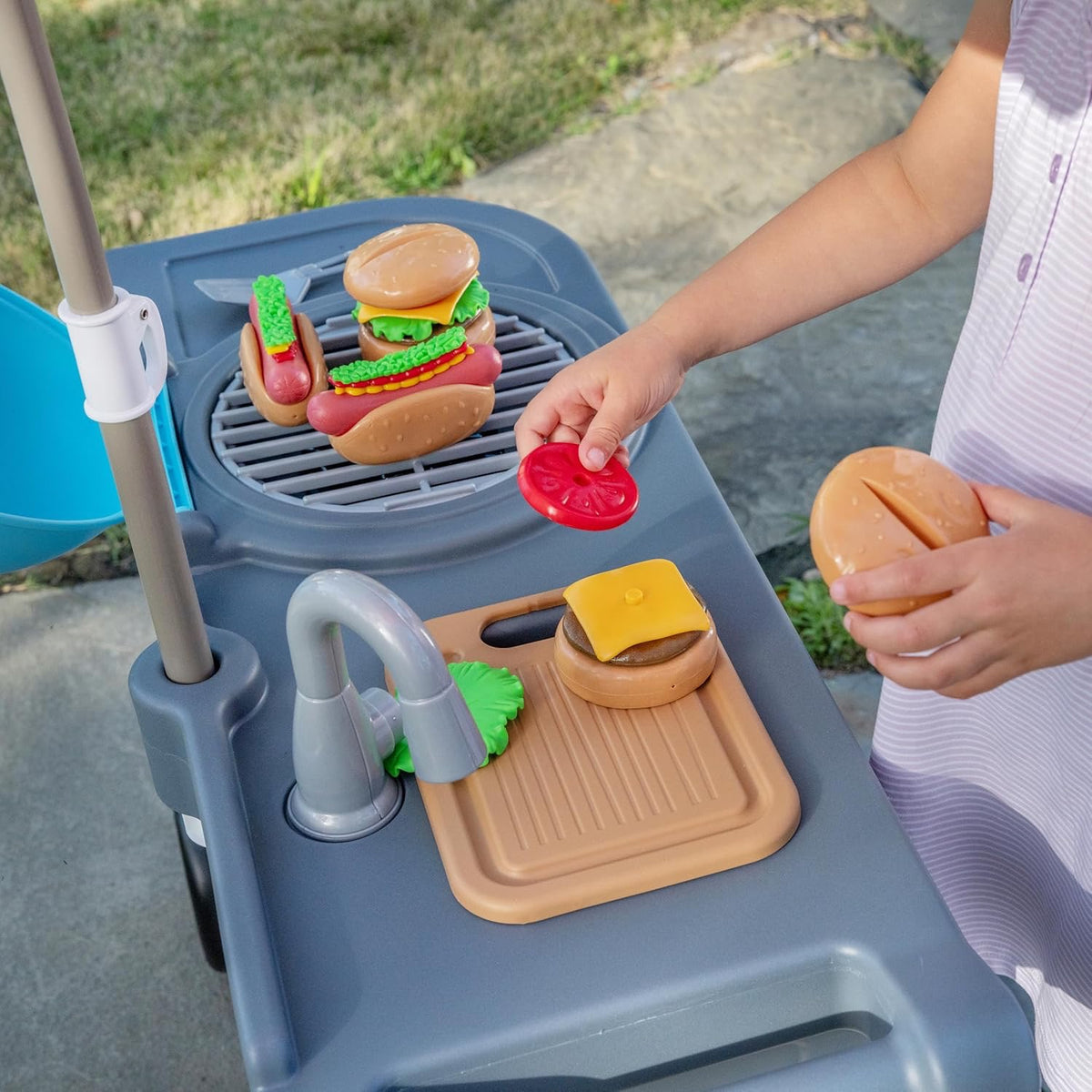 Step2 - Grill & Go BBQ Cart with Lights and Sound | 3Y+ Step2 - Grill & Go BBQ Cart with Lights and Sound | 3Y+